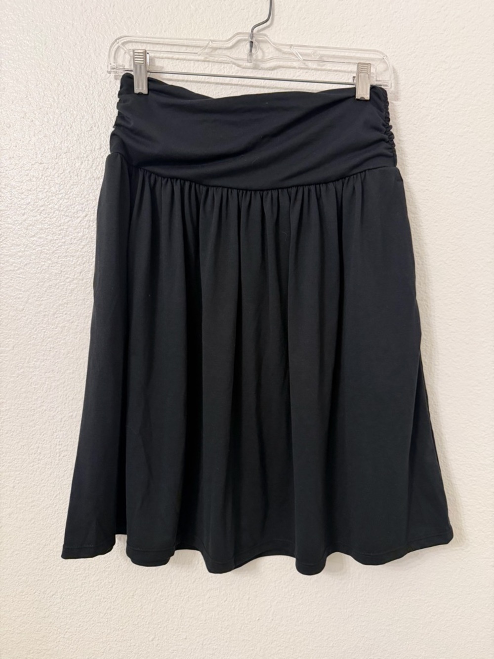 HALARA Black Gathered Waist Skater Skirt